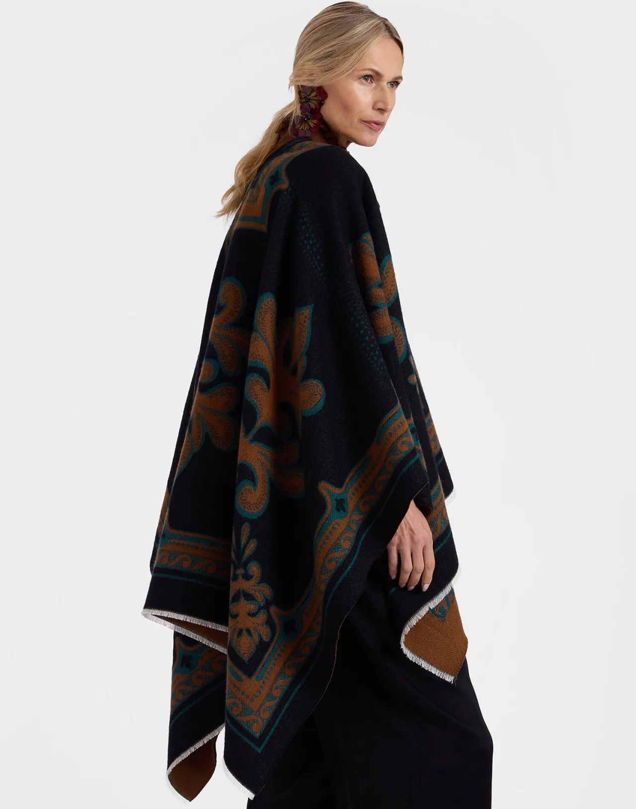 Discount La DoubleJ PonchoHerald Black in Wool Silk